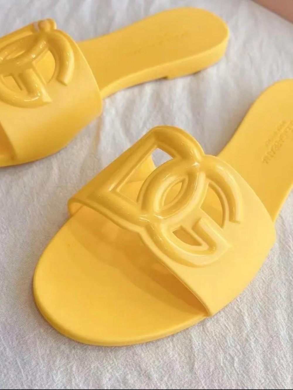 Yellow Dolce & Gabbana Logo Slide Sandals - Women Size 7 - Picture 2 of 2